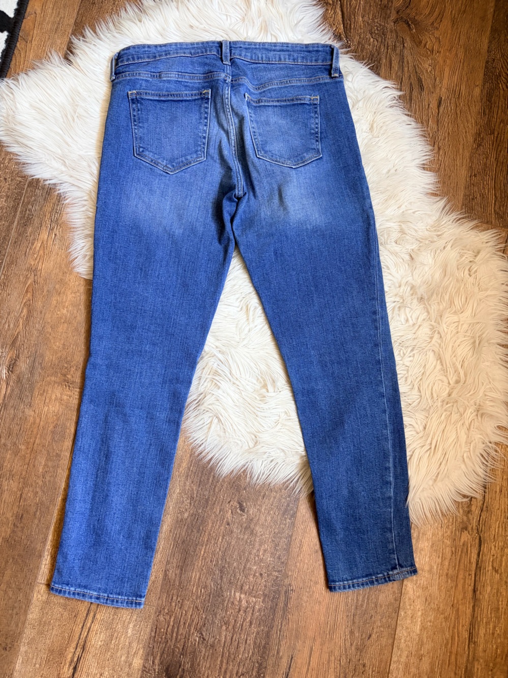 GAP Girlfriend Jeans in Light Blue Denim Floral Embroidered Design - Picture 9 of 9